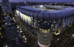 Cảnh sát Madrid đụng độ CĐV ngay bên ngoài Bernabeu