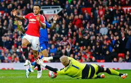 Man Utd bị trọng tài tước phạt đền trong trận hòa Leicester