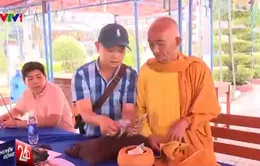 Bình Dương phát hiện 3 đối tượng giả nhà sư đi khất thực