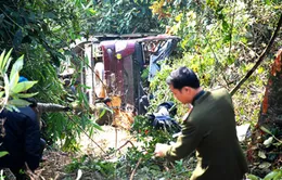 Sơn La: Ô tô 7 chỗ lao xuống vực, 6 người bị thương