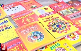 Cảnh giác với sách bói toán, tử vi trước cổng chùa