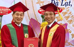 Doanh nhân Việt kiều đầu tiên nhận bằng Tiến sĩ danh dự