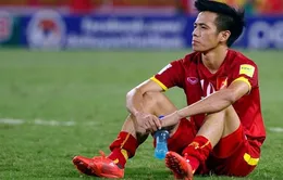 Chứng kiến Hà Nội T&T xếp cuối BXH, Văn Quyết mong được giảm án