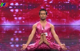 Vietnam's Got Talent: Tròn mắt với màn yoga của chàng trai Ấn Độ