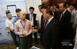 Thủ tướng Nguyễn Xuân Phúc thăm triển lãm ICT Best Practices 2016