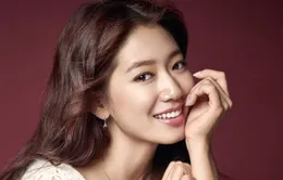 Park Shin Hye đổi nghề làm bác sĩ