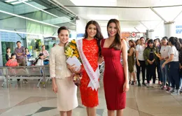 Phạm Hương tiễn Lệ Hằng lên đường thi Miss Universe