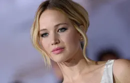 Jennifer Lawrence thú nhận chưa từng được “khóa môi” trong đêm giao thừa