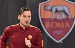 "Hoàng tử" Totti bồi hồi xúc động trước ngày chia tay AS Roma sau 28 năm gắn bó