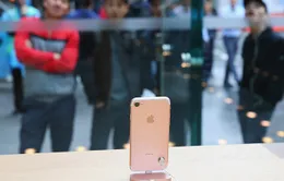 Sản xuất với tốc độ "sên bò", hãy cứ mà ngồi đợi iPhone X