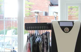 Máy ủi quần áo tự động sắp thành hiện thực