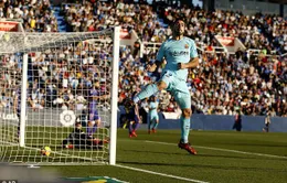 Suarez giải "cơn hạn", Barca yên tâm xem derby Madrid