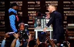 Màn "khẩu chiến" giữa Floyd Mayweather và Conor McGregor