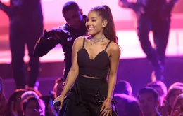 Sau tấn đánh bom khủng bố, Ariana Grande mang dàn sao trở lại Manchester