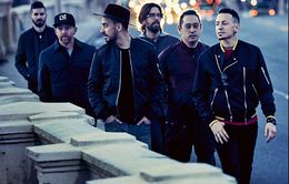 Chester treo cổ tự vẫn, tour diễn của Linkin Park sẽ bị đình lại?