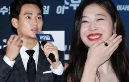 Kim Soo Hyun ngượng ngùng nói về cảnh "nóng" với Sulli