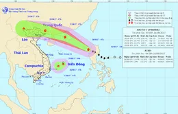 Bão Pakhar gây gió giật cấp 11, áp sát biển Đông