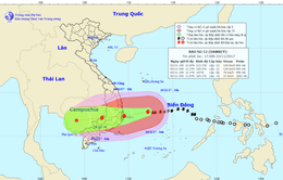 Bão số 12 giật cấp 15, càng gần bờ càng mạnh