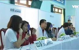 "Chăm sóc mắt học đường" khám cho gần 1.000 học sinh Đăk Lăk