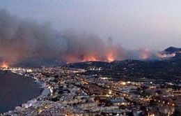 Tây Ban Nha sơ tán hơn 2.000 người dân vì cháy rừng dữ dội