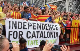 Tây Ban Nha siết chặt kiểm soát ngân sách vùng Catalonia