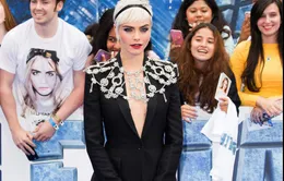 Chân dài Cara Delevingne đẹp nhất tuần với vest cá tính