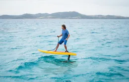 Trải nghiệm bay bổng trên mặt nước với ván lướt eFoil
