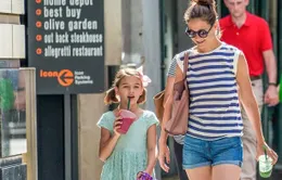 Katie Holmes: Chúng ta không thể kiểm soát người khác