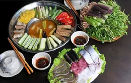 Thưởng thức bữa cơm với mắm tại xứ mắm Châu Đốc, An Giang