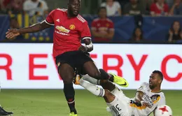 Giỏi ghi bàn, Lukaku sắm vai HLV bất đắc dĩ tại Man Utd