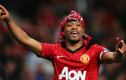 Evra "tố" bị cản đường trở về Man Utd