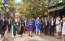 Phu nhân, Phu quân các lãnh đạo nền kinh tế thành viên APEC thăm quan Hội An