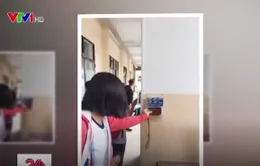 TP.HCM: Học sinh trường THCS Trần Văn Ơn điểm danh bằng quẹt thẻ