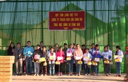 Trao tặng 20 suất học bổng cho học sinh nghèo tại Cao Bằng