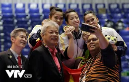 Ấn tượng với 3 "cô gái vàng" Taekwondo Việt Nam, VIP Malaysia xin chụp ảnh selfie