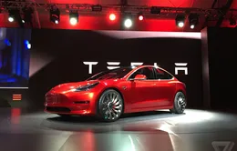 Tesla trở thành nhà sản xuất ô tô lớn thứ 2 của Mỹ