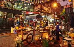 Bangkok không cấm toàn bộ quán ăn đường phố