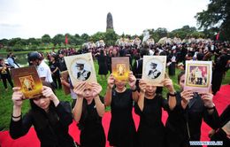 Thái Lan tưởng niệm 1 năm ngày vua Bhumibol Adulyadej băng hà