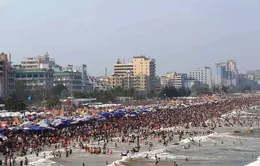 Tổ chức trò chơi trên bãi biển Sầm Sơn đóng phí tiền triệu