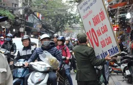 Hà Nội xử phạt nhiều trường hợp lấn chiếm vỉa hè