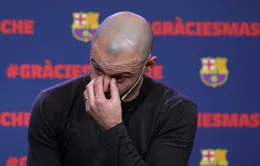 Mascherano rớt nước mắt nói lời chia tay Barcelona