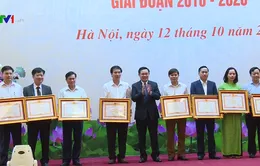 Biểu dương huyện, xã, hộ gia đình thoát nghèo tiêu biểu