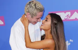 Vừa chia tay, Pete Davidson đã đùa cợt về chuyện kết hôn với Ariana Grande