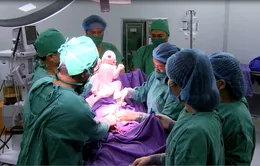 Phẫu thuật cấp cứu kịp thời sản phụ bị rau tiền đạo, cứu sống mẹ và bé
