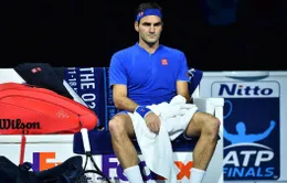 ATP Finals 2018: Roger Federer gặp khó trận mở màn