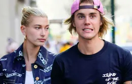 Justin Bieber và hôn thê liên tục khoe ảnh thân mật bên nhau