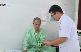 Việt Nam lần đầu nối mạch máu không cần kim khâu