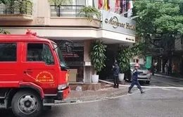 Giải cứu 26 người mắc kẹt trong vụ cháy khách sạn ở Hàng Than