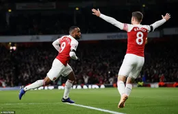 Lacazette cứu nguy, Arsenal giữ lại 1 điểm trước Liverpool