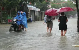 Mưa lớn kéo dài gây thời tiết rất xấu ở miền Trung